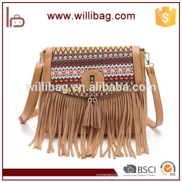 Bolso de cuero del bolso de las mujeres del cuero de la borla del grabado de Alibaba China